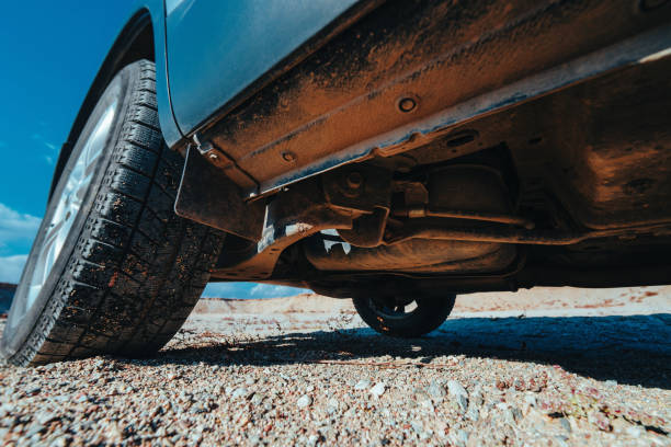 Mühəndislər avtomobil asma sistemlərində rezin kolların yorğunluq xüsusiyyətlərini necə təhlil edirlər?